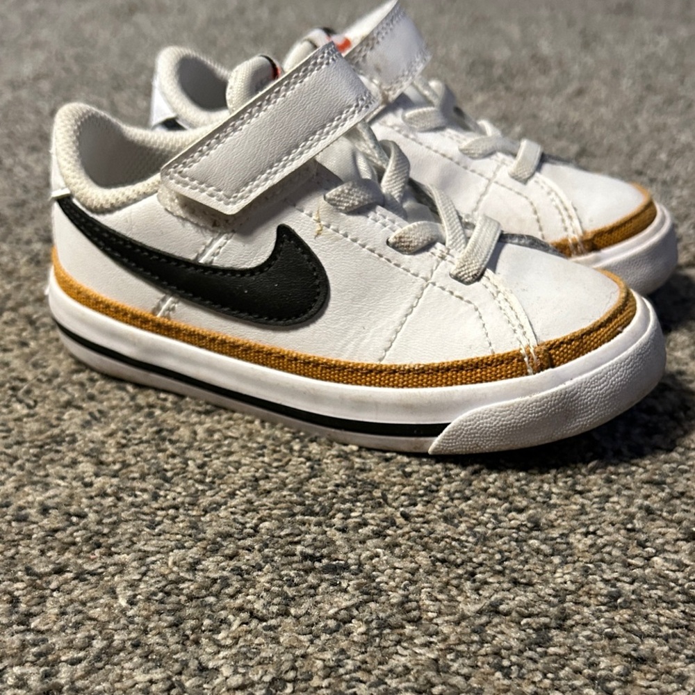 Nike Toddler Size 8c White Sneakers
